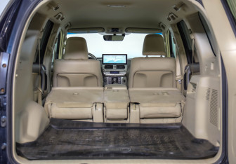 Подержанный автомобиль Toyota Land Cruiser Prado 2018 года (36 фото)