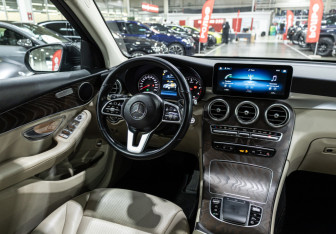Подержанный автомобиль Mercedes-Benz GLC Coupe 2020 года (14 фото)