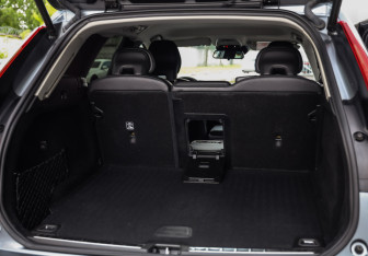 Подержанный автомобиль Volvo XC60 2020 года (31 фото)