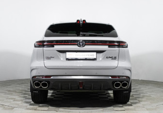 Подержанный автомобиль Changan UNI-K 2023 года (6 фото)