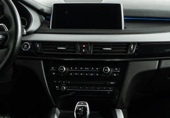 Подержанный автомобиль BMW X5 2014 года (13 фото)