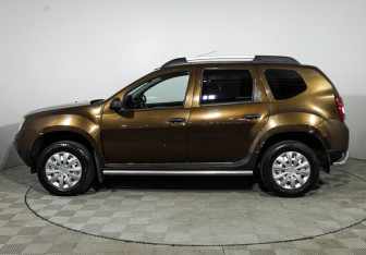 Подержанный автомобиль Renault Duster 2012 года (8 фото)