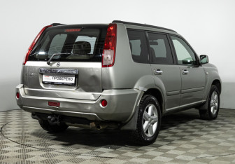 Подержанный автомобиль Nissan X-Trail 2006 года (5 фото)