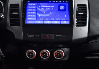 Подержанный автомобиль Peugeot 4007 2008 года (15 фото)