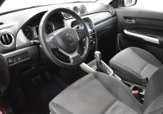 Подержанный автомобиль Suzuki Vitara 2017 года (10 фото)