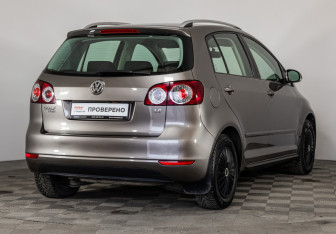 Подержанный автомобиль Volkswagen Golf Plus 2011 года (5 фото)