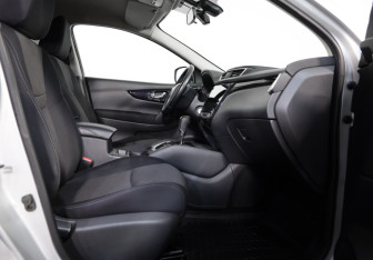 Подержанный автомобиль Nissan Qashqai 2017 года (23 фото)