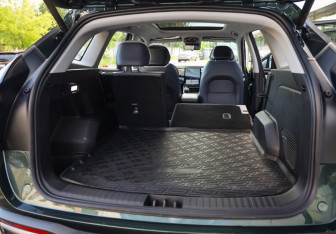 Подержанный автомобиль Geely Atlas 2024 года (32 фото)