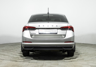 Подержанный автомобиль Skoda Rapid Liftback 2020 года (6 фото)