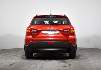 Подержанный автомобиль Mitsubishi ASX 2012 года (6 фото)