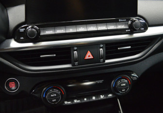 Подержанный автомобиль Kia Cerato Sedan 2019 года (16 фото)