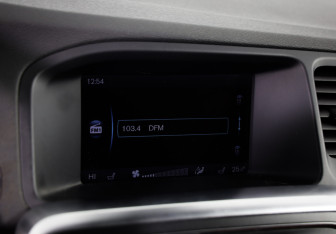 Подержанный автомобиль Volvo S60 2011 года (13 фото)