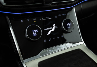 Подержанный автомобиль Exeed VX 2023 года (20 фото)