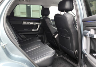 Подержанный автомобиль Jaecoo J7 2023 года (17 фото)