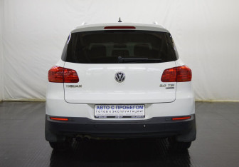 Подержанный автомобиль Volkswagen Tiguan 2012 года (6 фото)