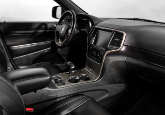 Подержанный автомобиль Jeep Grand Cherokee 2013 года (13 фото)