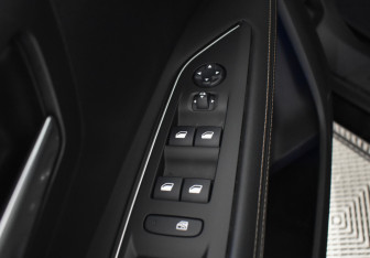 Подержанный автомобиль Peugeot 3008 2019 года (21 фото)