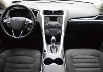 Подержанный автомобиль Ford Mondeo Sedan 2018 года (14 фото)