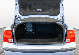 Подержанный автомобиль Volkswagen Passat Sedan 1998 года (16 фото)