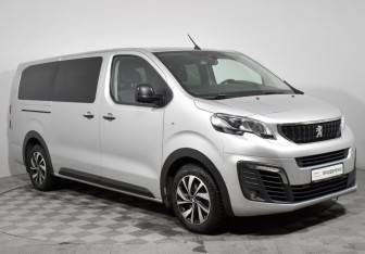 Подержанный автомобиль Peugeot Traveller 2018 года (3 фото)