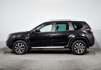 Подержанный автомобиль Nissan Terrano 2014 года (8 фото)