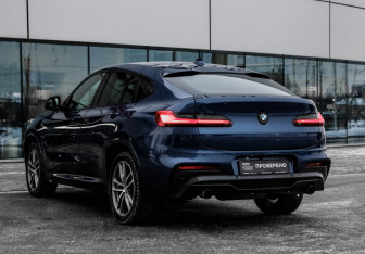 Подержанный автомобиль BMW X4 2018 года (9 фото)