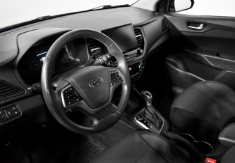 Подержанный автомобиль Hyundai Solaris Sedan 2020 года (9 фото)