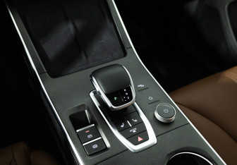 Подержанный автомобиль Omoda C5 2023 года (20 фото)