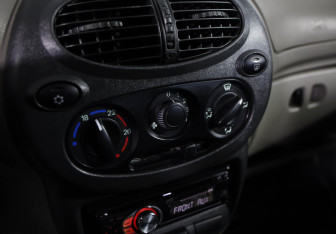 Подержанный автомобиль LADA (ВАЗ) Kalina Sedan 2008 года (15 фото)