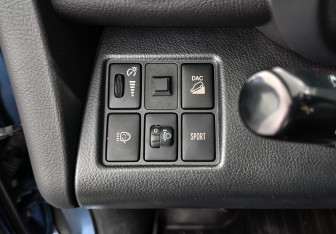Подержанный автомобиль Toyota RAV4 2010 года (19 фото)