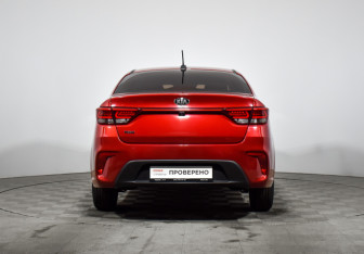 Подержанный автомобиль Kia Rio Sedan 2019 года (6 фото)