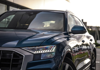 Подержанный автомобиль Audi Q8 2018 года (2 фото)