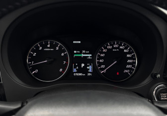 Подержанный автомобиль Mitsubishi Outlander 2021 года (15 фото)