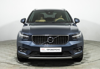 Подержанный автомобиль Volvo XC40 2021 года (2 фото)
