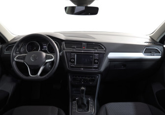 Подержанный автомобиль Volkswagen Tiguan 2021 года (9 фото)