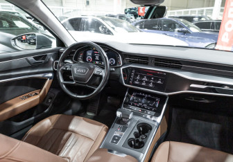 Подержанный автомобиль Audi A6 Sedan 2019 года (15 фото)