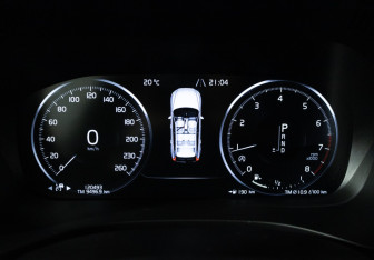 Подержанный автомобиль Volvo XC60 2020 года (12 фото)