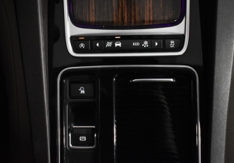 Подержанный автомобиль Jaguar F-Pace 2016 года (18 фото)