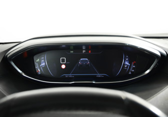Подержанный автомобиль Peugeot 5008 Suv 2018 года (12 фото)