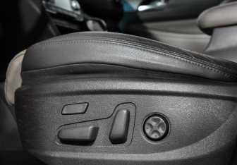 Подержанный автомобиль Hyundai Santa Fe 2019 года (9 фото)