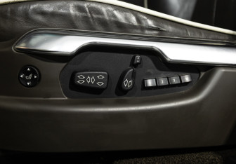 Подержанный автомобиль Land Rover Range Rover 2012 года (21 фото)