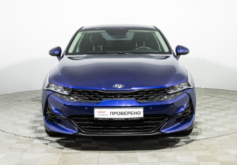 Подержанный автомобиль Kia K5 2021 года (2 фото)