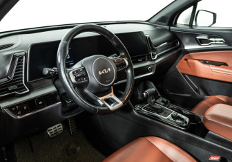 Подержанный автомобиль Kia Sportage 2023 года (11 фото)