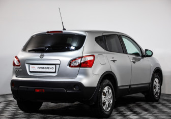 Подержанный автомобиль Nissan Qashqai 2012 года (5 фото)