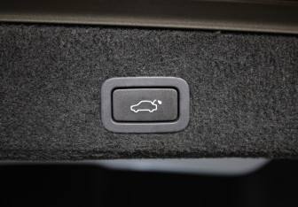 Подержанный автомобиль Volvo XC70 2012 года (17 фото)