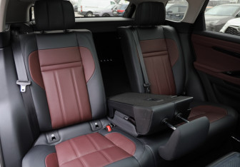 Подержанный автомобиль Land Rover Range Rover Evoque 2024 года (33 фото)