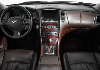 Подержанный автомобиль Infiniti EX 2008 года (13 фото)