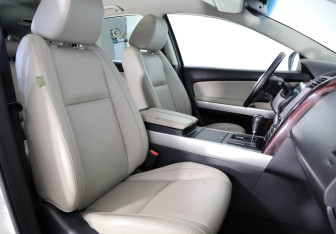 Подержанный автомобиль Mazda CX-9 2012 года (19 фото)