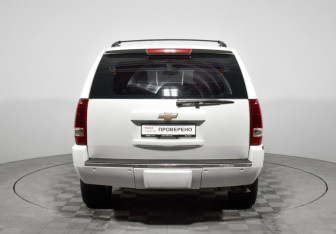 Подержанный автомобиль Chevrolet Tahoe 2013 года (6 фото)