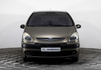 Подержанный автомобиль Citroen Xsara Picasso 2008 года (2 фото)
